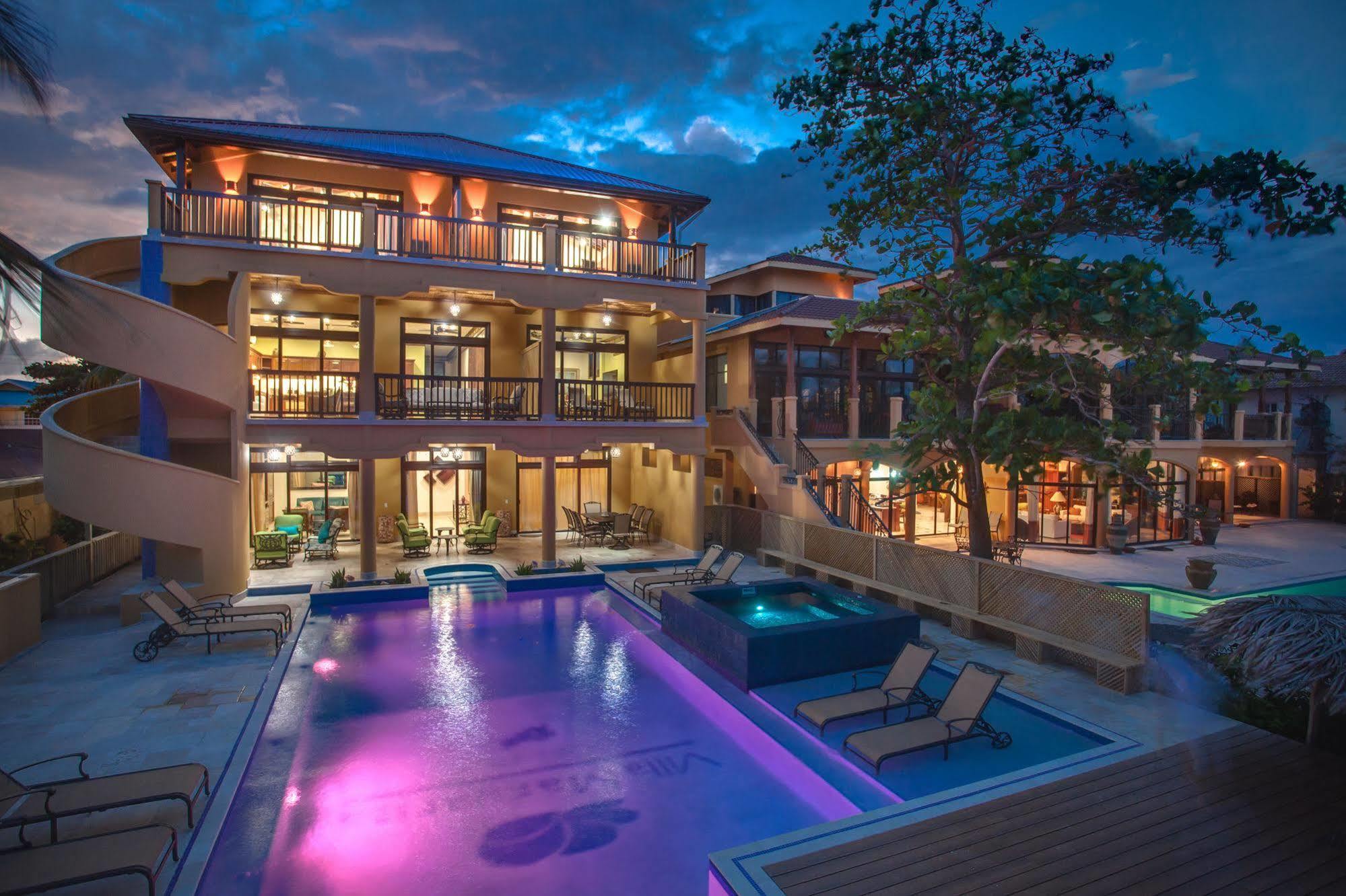 Villa Margarita At Jaguar Reef Хопкинс Екстериор снимка
